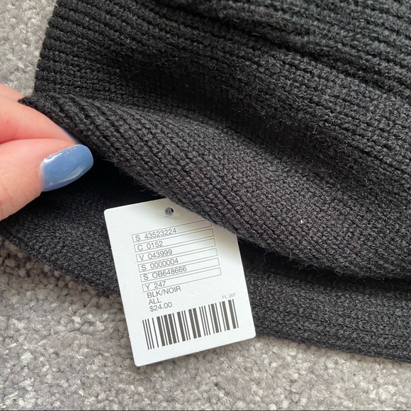 Urban Outfitters Winter Hat - Picture 2 of 4